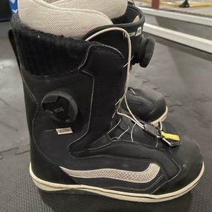 Vans Encore Pro snowboard boots. Women size 8.5. Wore them for one season